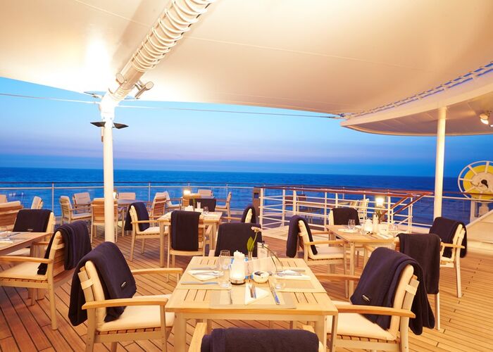 Yacht Club - offene Terrasse